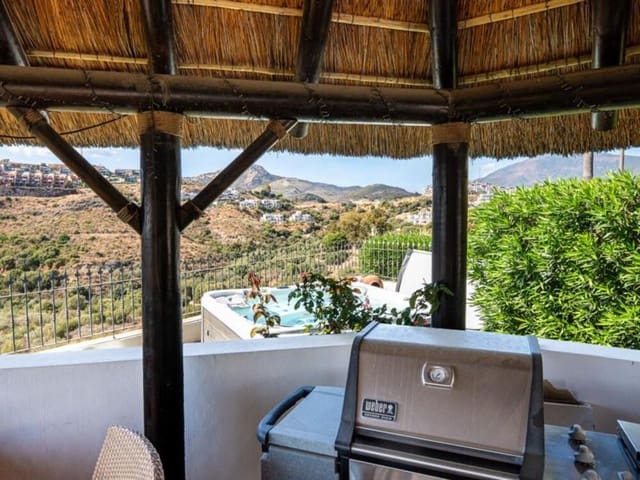 6 sypialnia Willa do wynajęcia w Nueva Atalaya, Estepona - 12 000 € (Ref: 9473654)