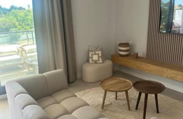 2 quarto Apartamento para arrendar em La Concha - Resina Golf, Estepona com piscina garagem - 2 300 € (Ref: 9473657)