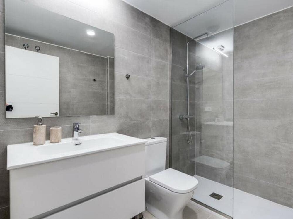 2 camera da letto Appartamento da affittare in New Golden Mile con piscina garage - 2.300 € (Rif: 9473657)