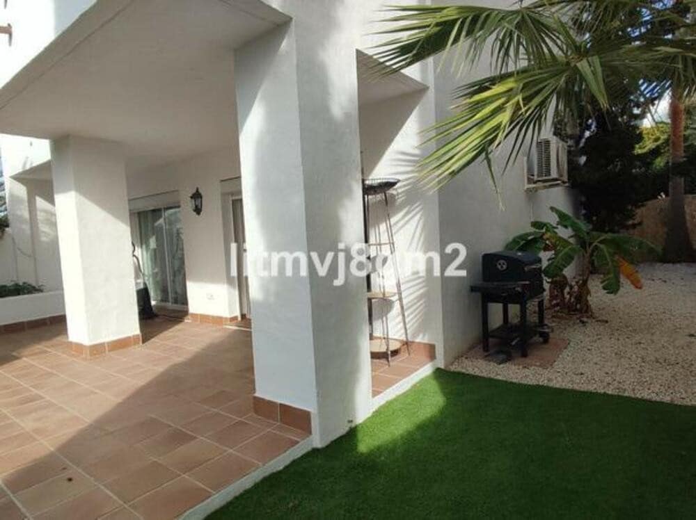 4 bedroom Townhouse for rent in Marbella with pool garage - € 3,800 (Ref: 9480823)