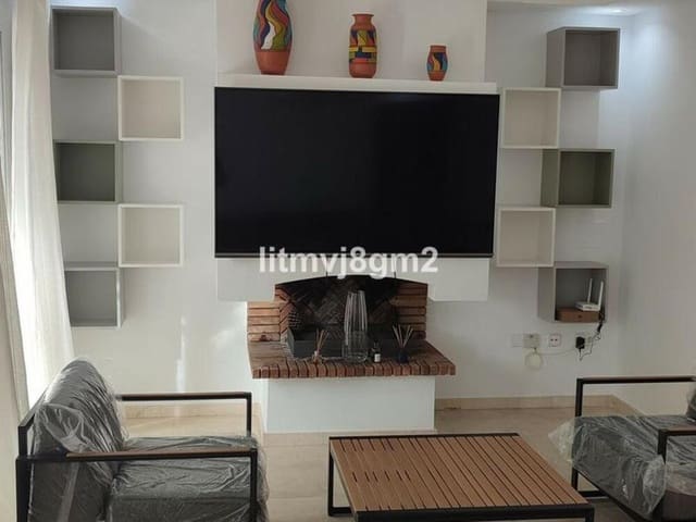 Casa de 4 habitaciones en Lomas De Marbella, Marbella en alquiler con piscina garaje - 3.800 € (Ref: 9480823)