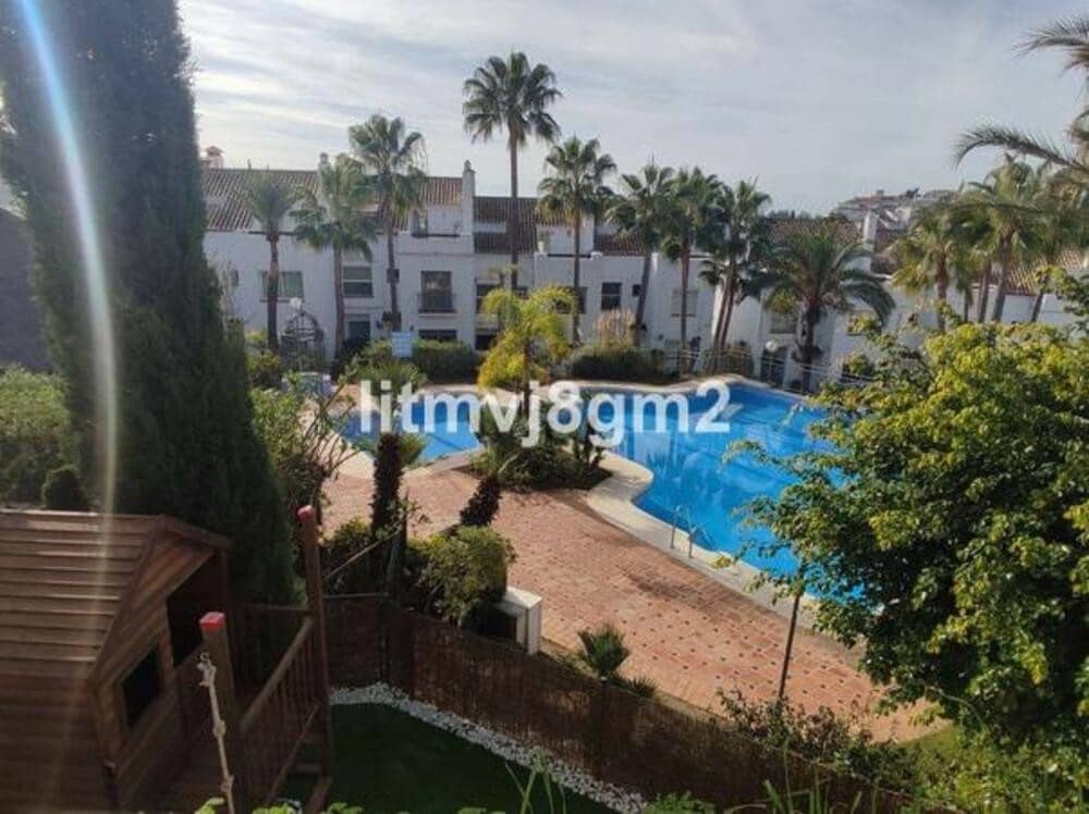 4 bedroom Townhouse for rent in Marbella with pool garage - € 3,800 (Ref: 9480823)