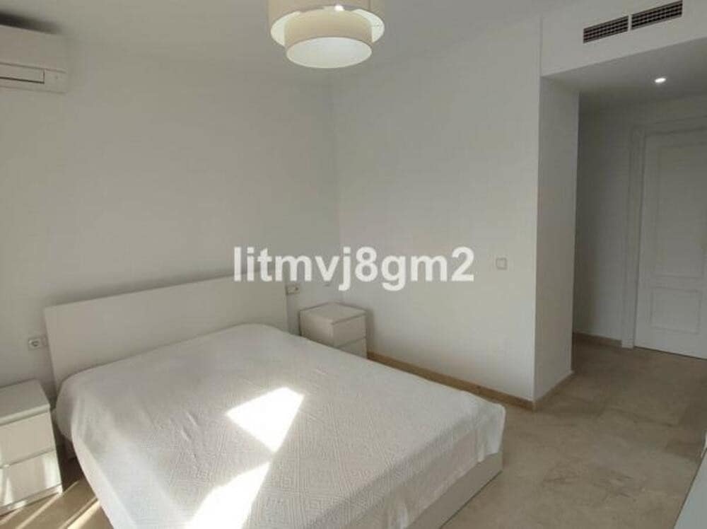 4 bedroom Townhouse for rent in Marbella with pool garage - € 3,800 (Ref: 9480823)