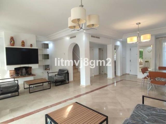 Casa de 4 habitaciones en Lomas De Marbella, Marbella en alquiler con piscina garaje - 3.800 € (Ref: 9480823)