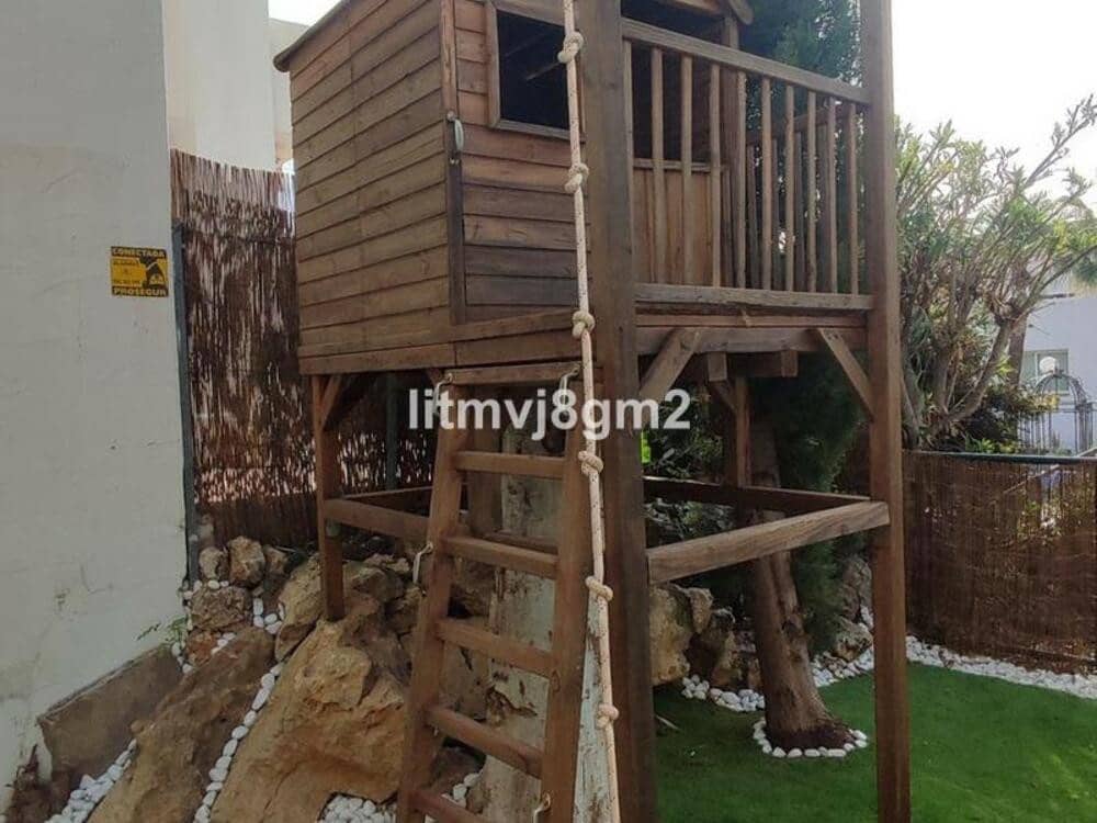 4 bedroom Townhouse for rent in Marbella with pool garage - € 3,800 (Ref: 9480823)