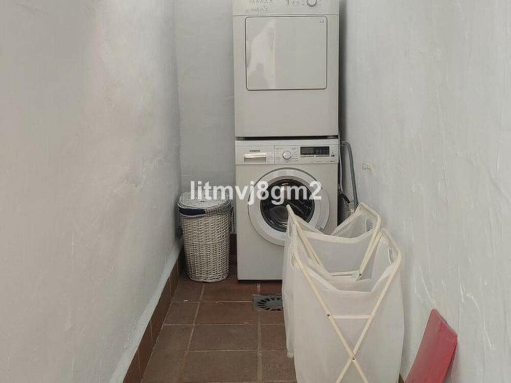 4 bedroom Townhouse for rent in Marbella with pool garage - € 3,800 (Ref: 9480823)