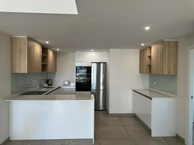 Apartamento de 2 habitaciones en Cancelada, Estepona en alquiler con piscina garaje - 2.300 € (Ref: 9480824)