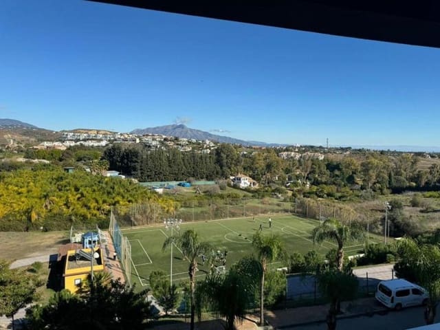 Apartamento de 2 habitaciones en Cancelada, Estepona en alquiler con piscina garaje - 2.300 € (Ref: 9480824)