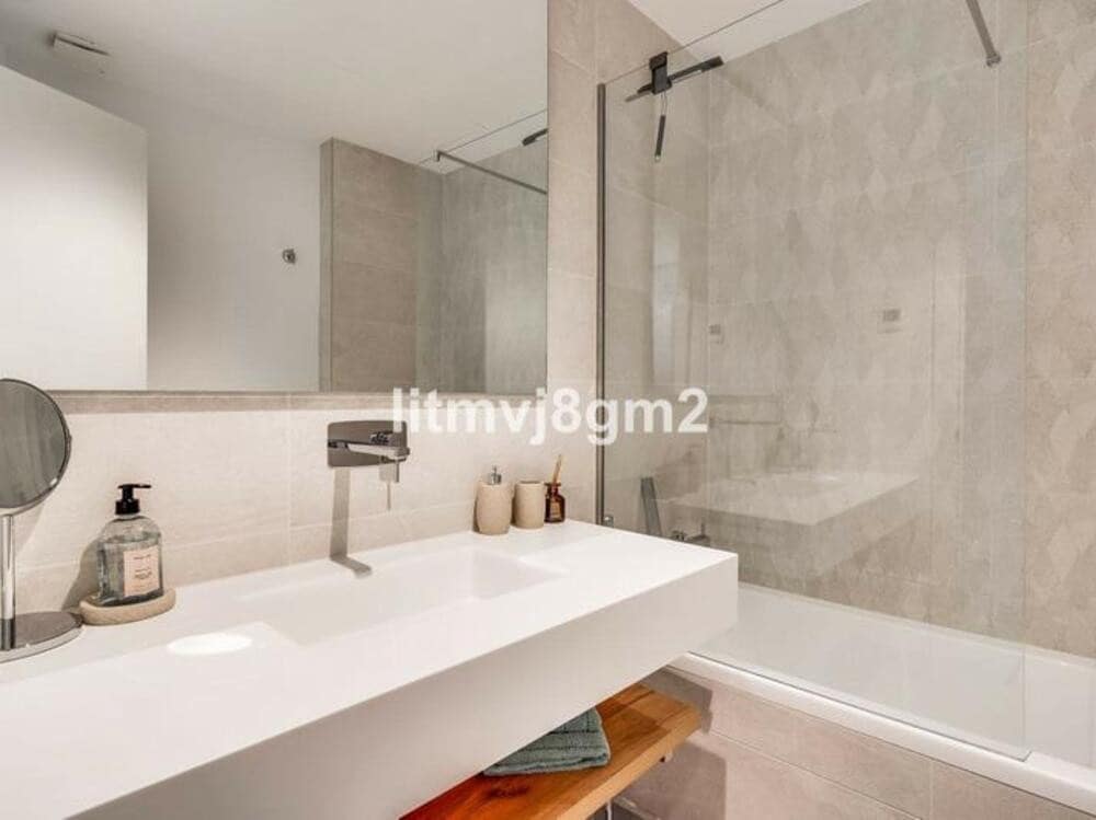 3 bedroom Beach Apartment for rent in Marbella with pool - € 5,700 (Ref: 9480825)