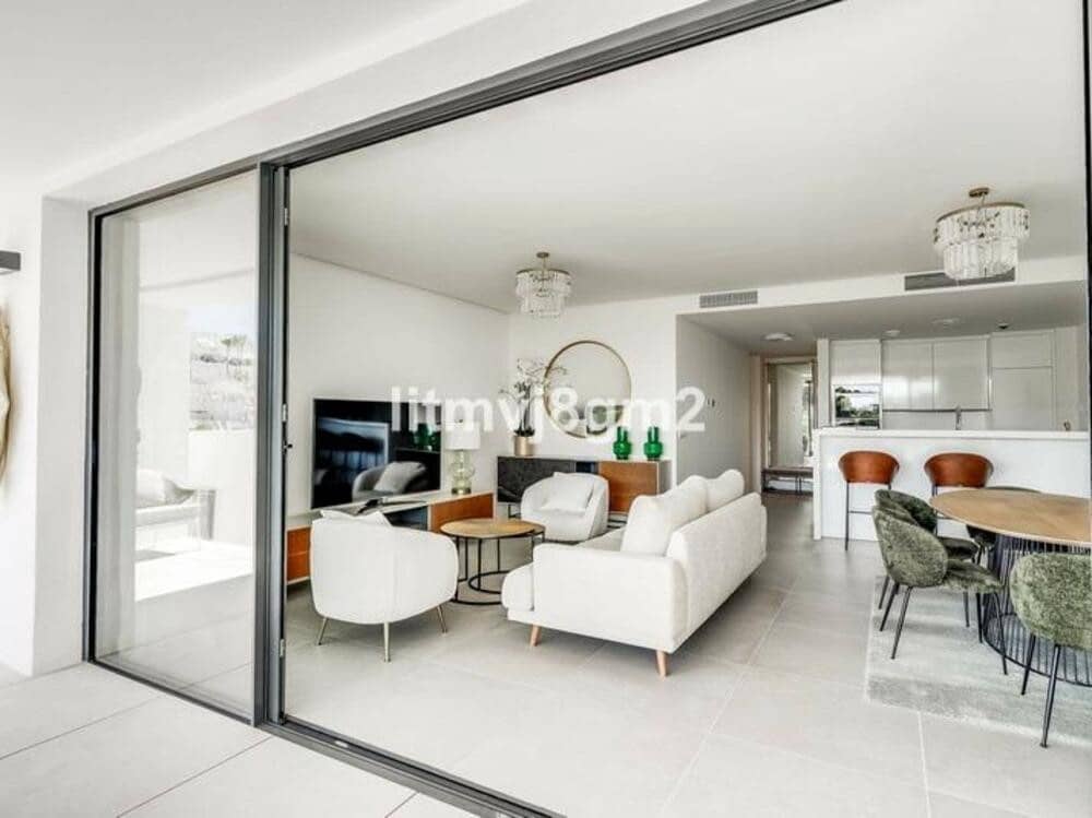 3 bedroom Beach Apartment for rent in Marbella with pool - € 5,700 (Ref: 9480825)