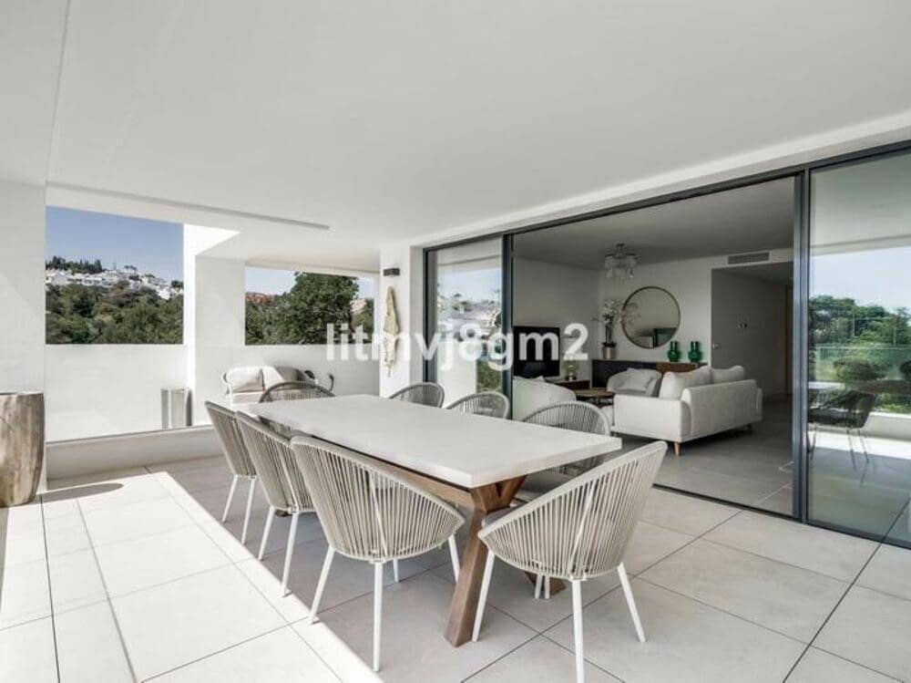 3 bedroom Beach Apartment for rent in Marbella with pool - € 5,700 (Ref: 9480825)