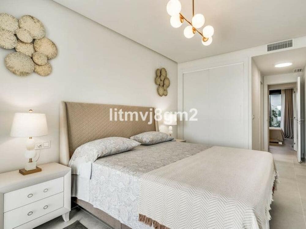 3 bedroom Beach Apartment for rent in Marbella with pool - € 5,700 (Ref: 9480825)