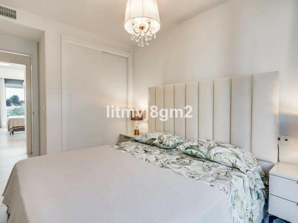 3 bedroom Beach Apartment for rent in Marbella with pool - € 5,700 (Ref: 9480825)