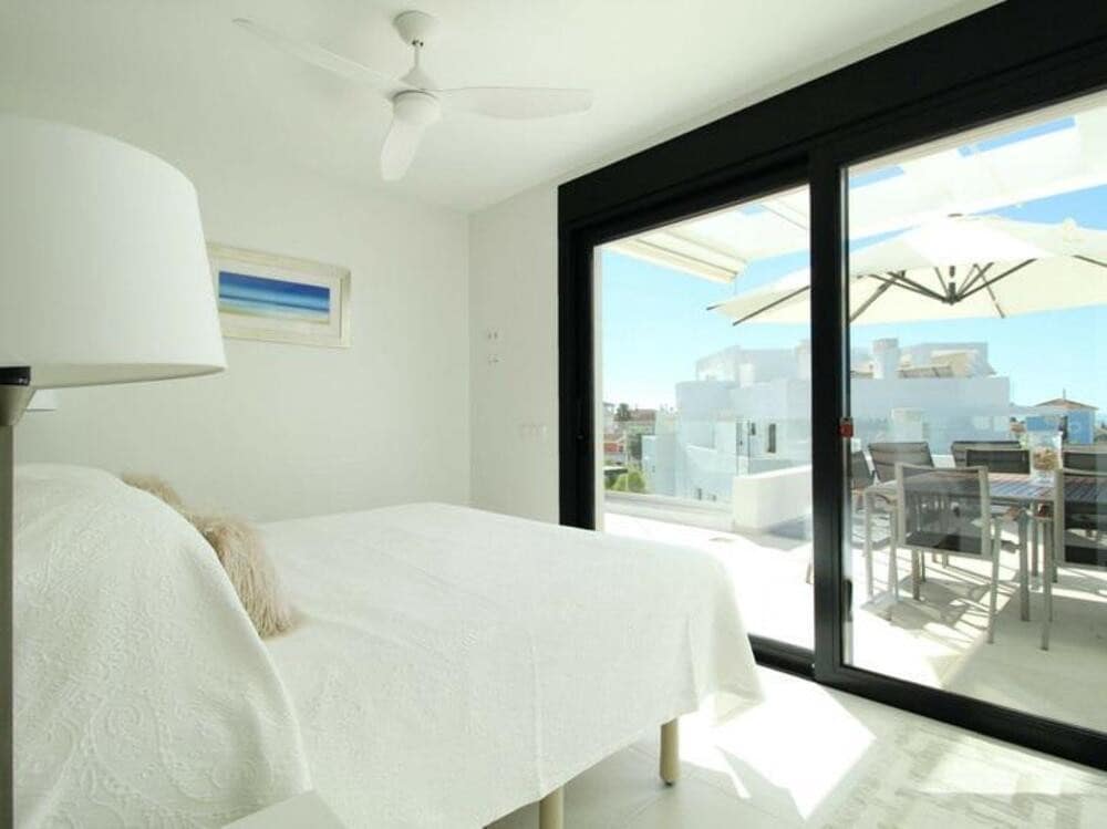 3 Zimmer Penthouse zu verkaufen in El Paraiso mit Pool Garage - 998.500 € (Ref: 9481680)