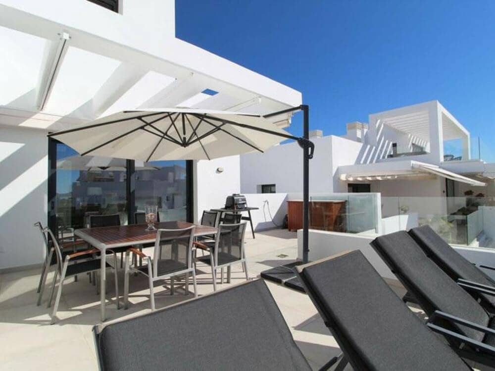 3 Zimmer Penthouse zu verkaufen in El Paraiso mit Pool Garage - 998.500 € (Ref: 9481680)