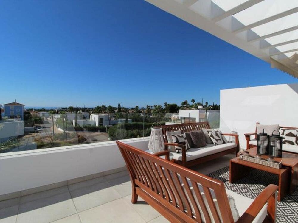 3 Zimmer Penthouse zu verkaufen in El Paraiso mit Pool Garage - 998.500 € (Ref: 9481680)