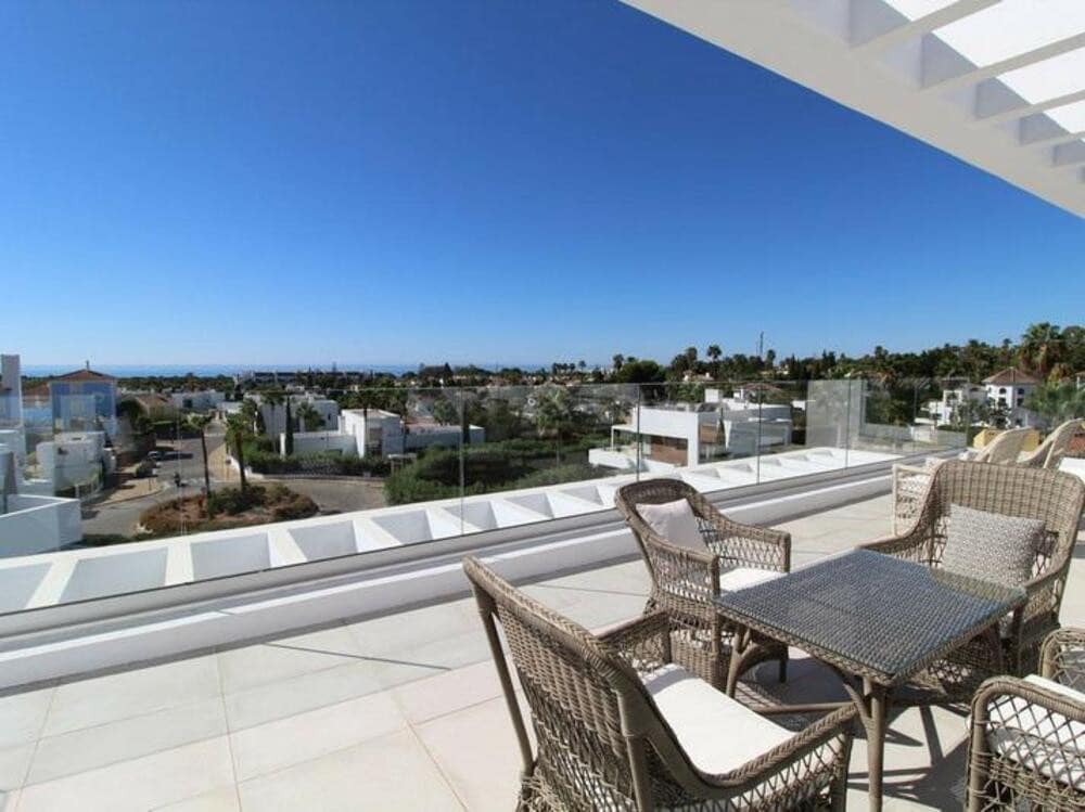3 Zimmer Penthouse zu verkaufen in El Paraiso mit Pool Garage - 998.500 € (Ref: 9481680)