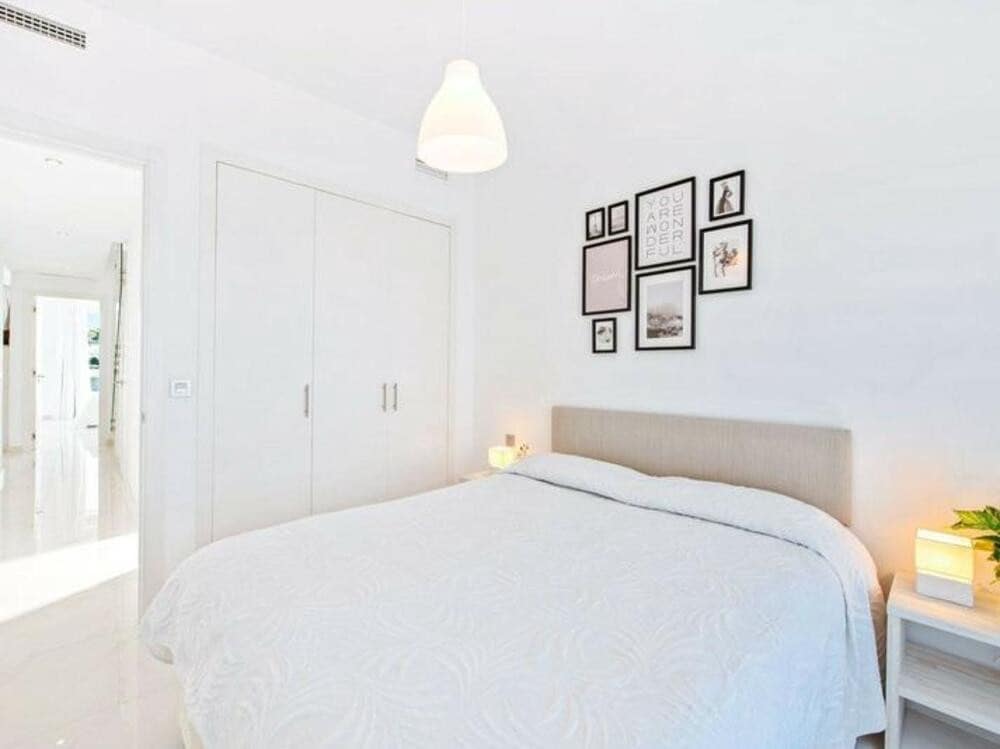 3 sypialnia Penthouse do wynajęcia w Estepona z garażem - 3 000 € (Ref: 9488036)