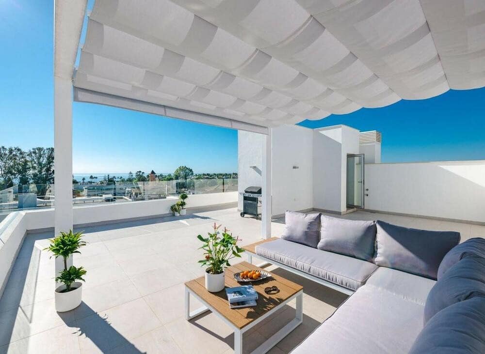 3 sypialnia Penthouse do wynajęcia w Estepona z garażem - 3 000 € (Ref: 9488036)