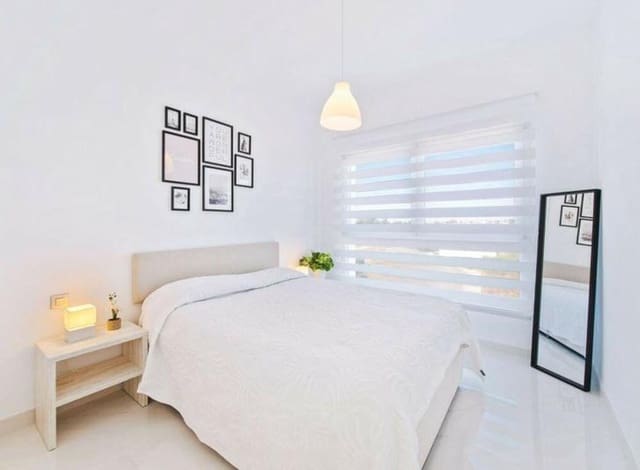 3 sypialnia Penthouse do wynajęcia w Bel-Air, Estepona z garażem - 3 000 € (Ref: 9488036)