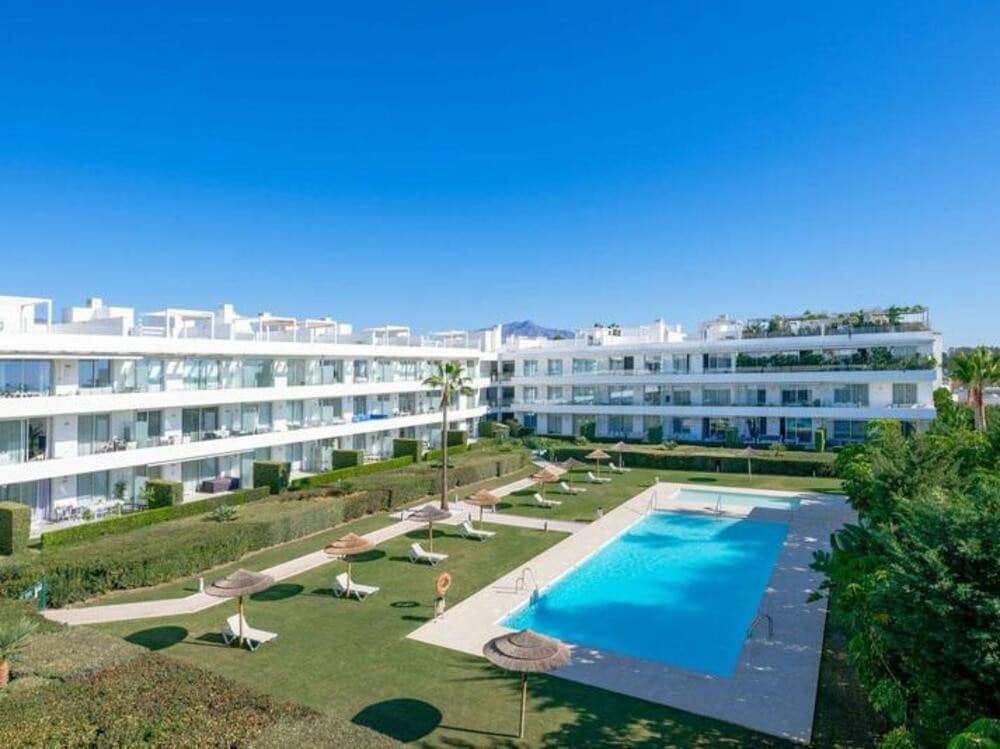 3 sypialnia Penthouse do wynajęcia w Estepona z garażem - 3 000 € (Ref: 9488036)