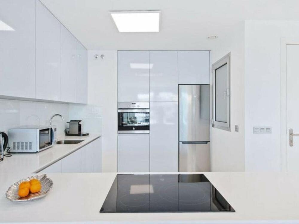 3 sypialnia Penthouse do wynajęcia w Estepona z garażem - 3 000 € (Ref: 9488036)