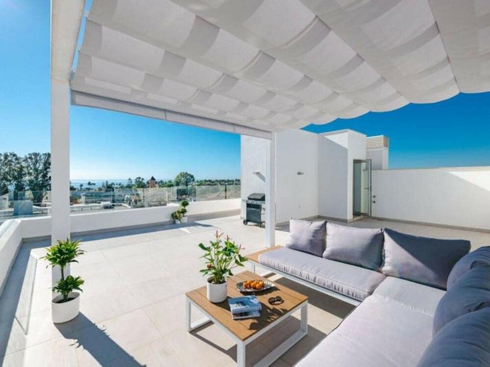 3 sypialnia Penthouse do wynajęcia w Estepona z garażem - 3 000 € (Ref: 9488036)