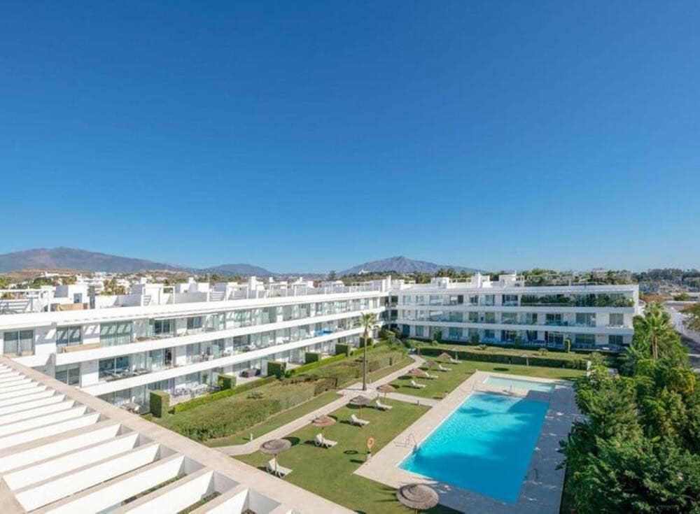 3 sypialnia Penthouse do wynajęcia w Estepona z garażem - 3 000 € (Ref: 9488036)