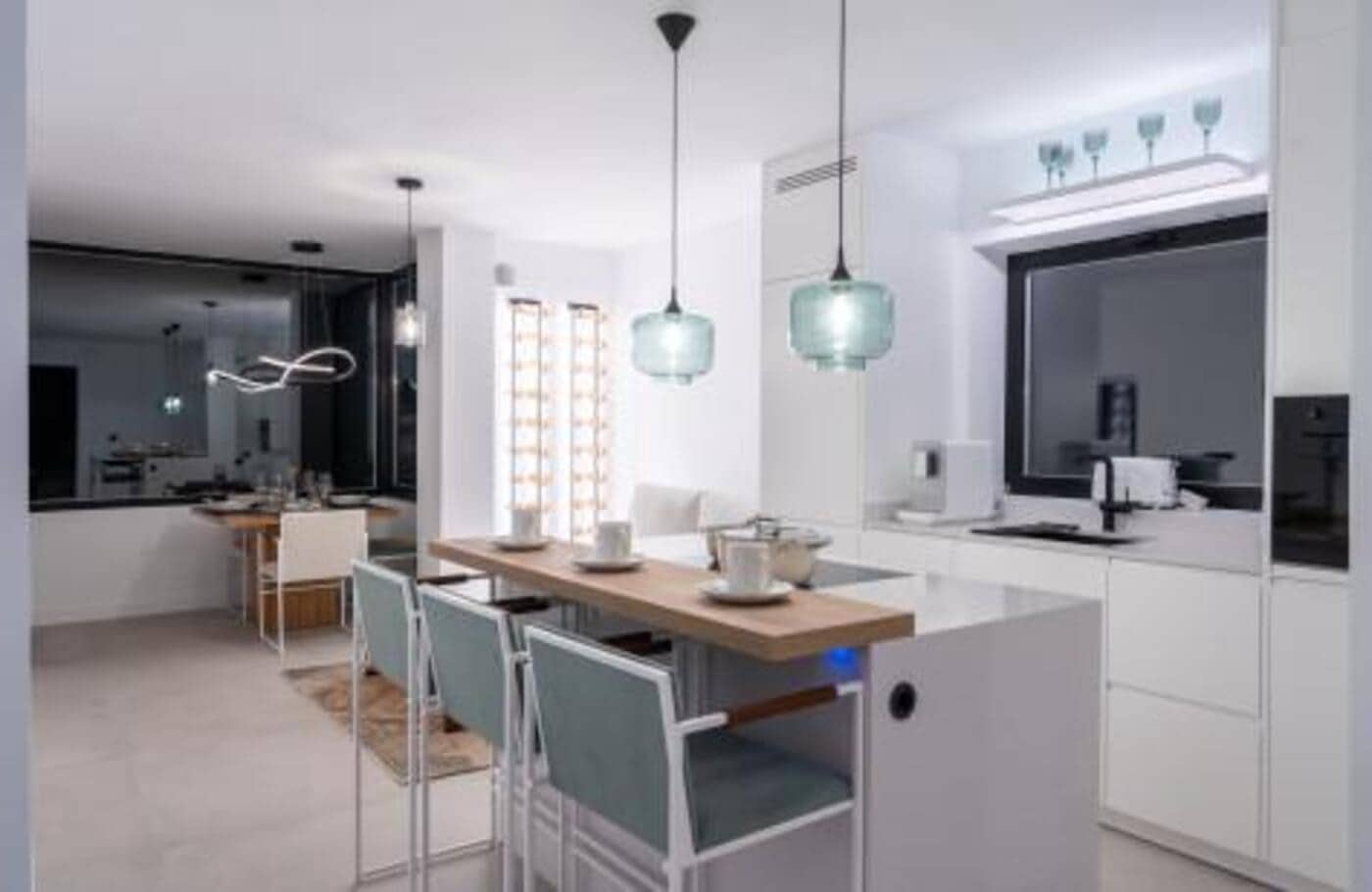 3 makuuhuone Kattohuoneisto vuokrattavana paikassa Marbella mukana uima-altaan 
autotalli - 5 000 € (Ref: 9488038)