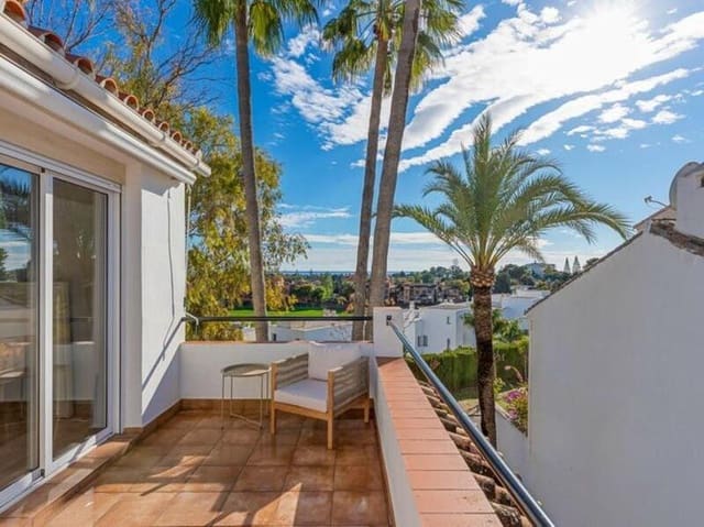 4 soveværelse Byhus til salg i Guadalmina Baja, Marbella med swimmingpool garage - € 750.000 (Ref: 9488039)