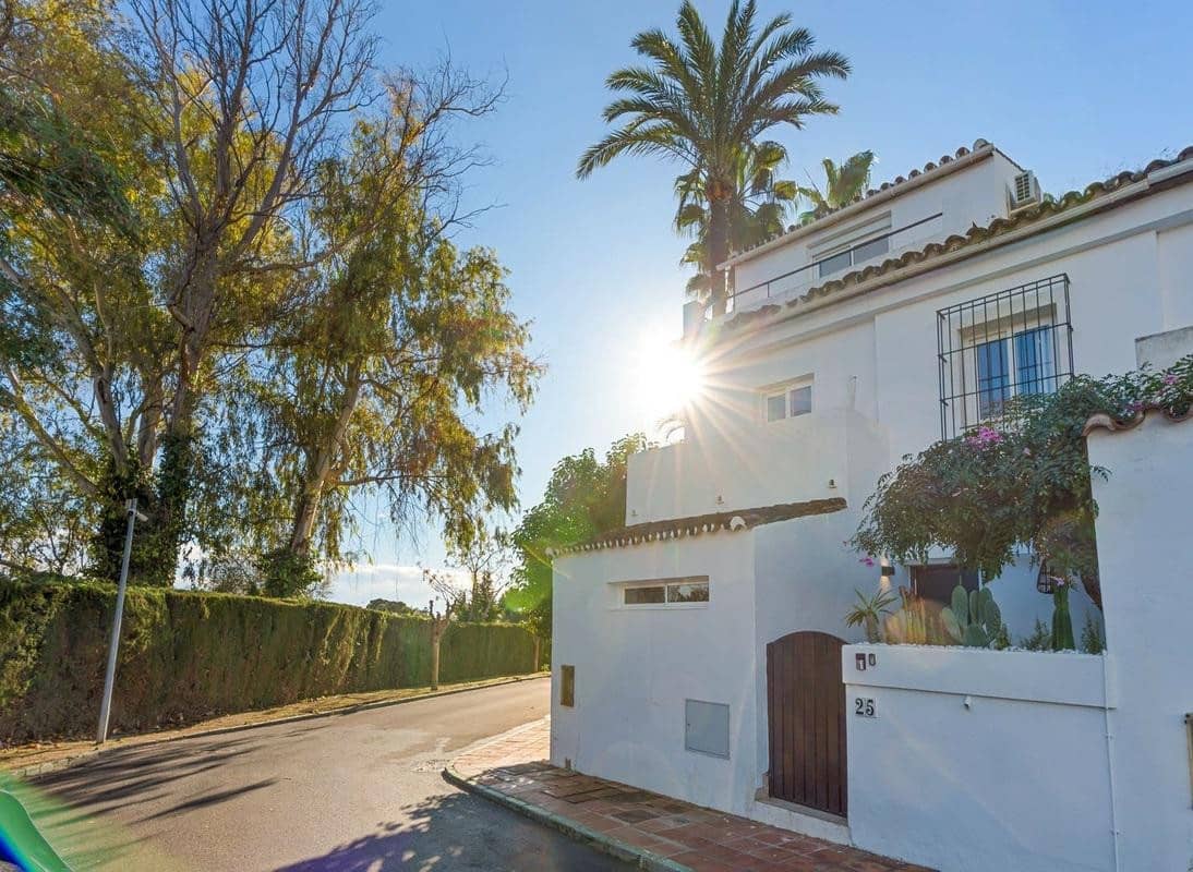 4 soverom Hus til salgs i Guadalmina med svømmebasseng garasje - € 750 000 (Ref: 9488039)