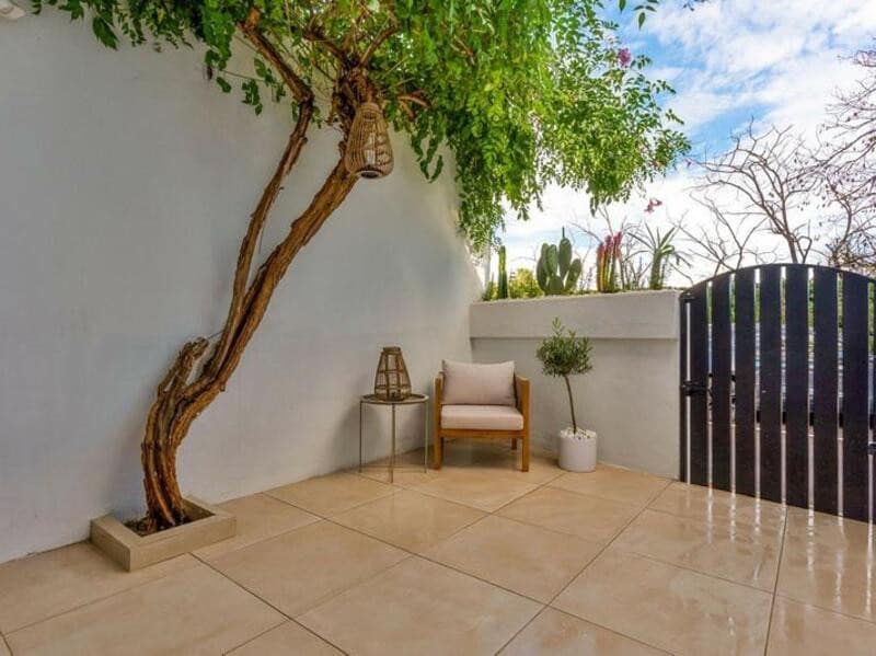 4 makuuhuone Omakotitalo vuokrattavana paikassa Guadalmina mukana uima-altaan 
autotalli - 5 000 € (Ref: 9488040)