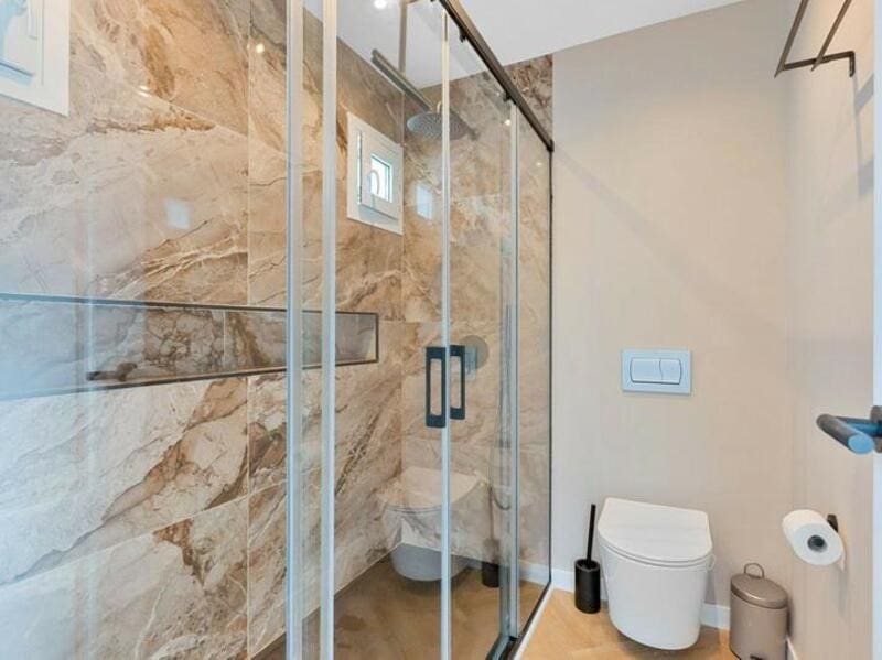 4 makuuhuone Omakotitalo vuokrattavana paikassa Guadalmina mukana uima-altaan 
autotalli - 5 000 € (Ref: 9488040)