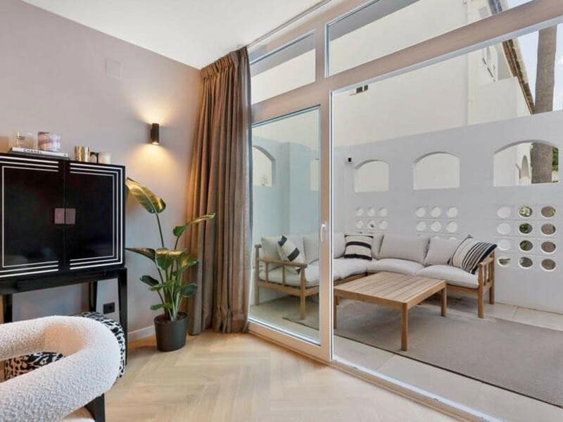 4 bedroom Townhouse for rent in Guadalmina with pool garage - € 7,000 (Ref: 9488040)