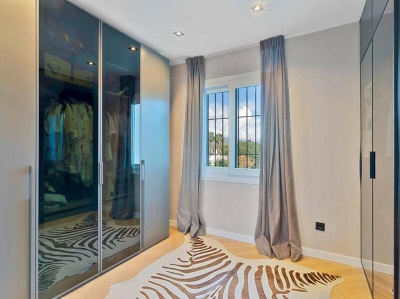 4 bedroom Townhouse for rent in Guadalmina with pool garage - € 7,000 (Ref: 9488040)