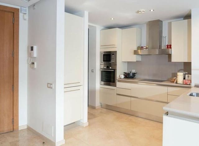 2 bedroom Townhouse for rent in Sierra Blanca, Marbella with pool garage - € 5,300 (Ref: 9488041)