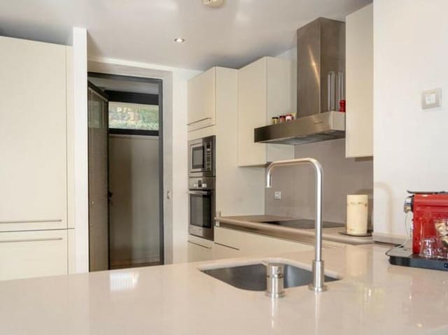2 bedroom Townhouse for rent in Sierra Blanca, Marbella with pool garage - € 5,300 (Ref: 9488041)