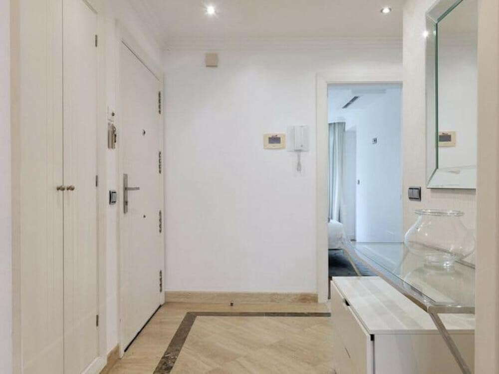 3 bedroom Penthouse for rent in Marbella with pool garage - € 3,950 (Ref: 9488574)