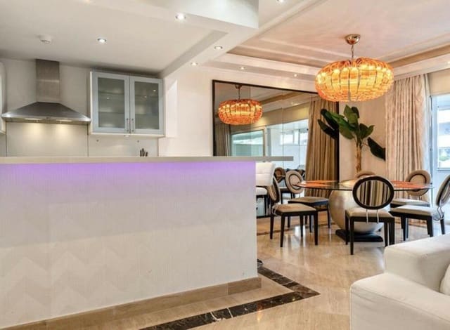 3 bedroom Penthouse for rent in Puerto Banus, Marbella with pool garage - € 3,950 (Ref: 9488574)