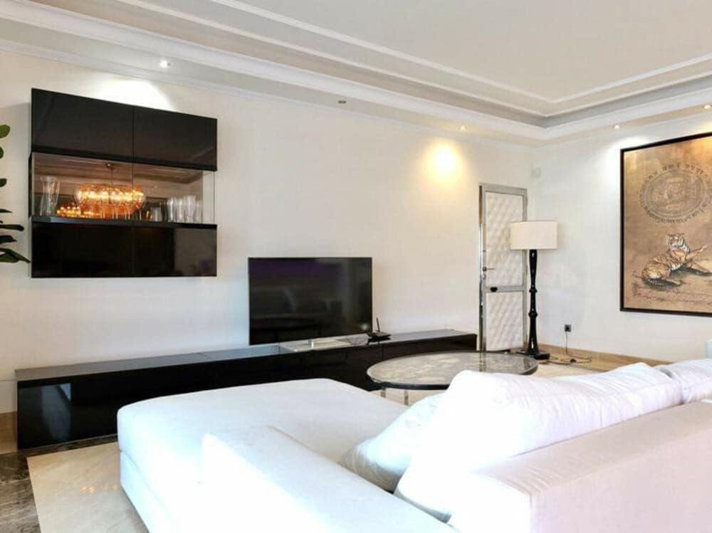 3 bedroom Penthouse for rent in Marbella with pool garage - € 3,950 (Ref: 9488574)