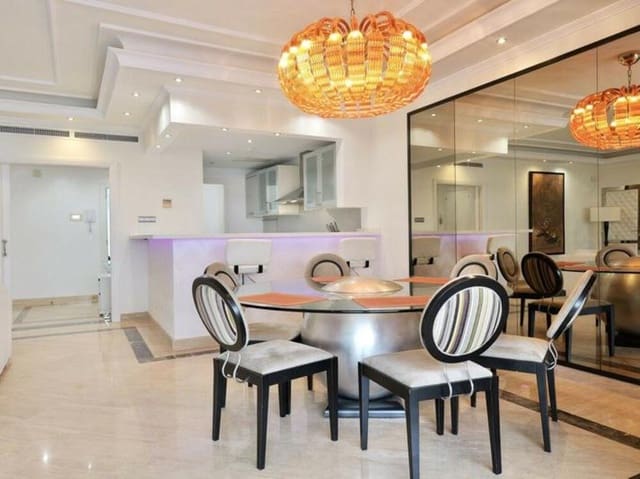 3 bedroom Penthouse for rent in Puerto Banus, Marbella with pool garage - € 3,950 (Ref: 9488574)