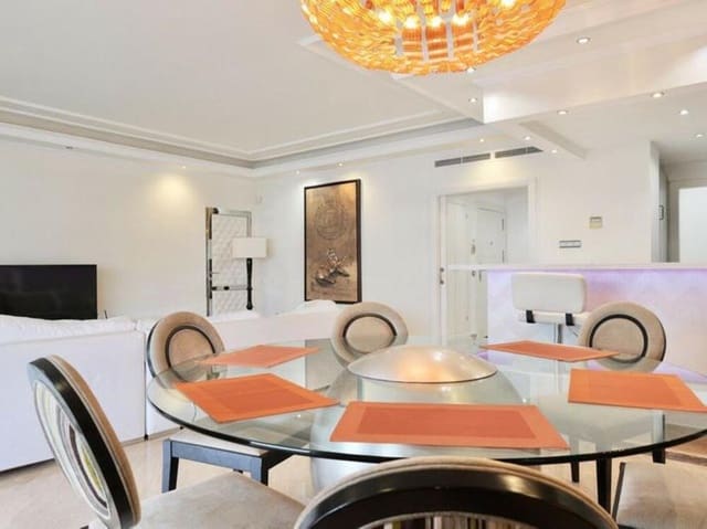 3 bedroom Penthouse for rent in Puerto Banus, Marbella with pool garage - € 3,950 (Ref: 9488574)