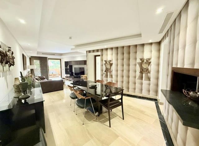 3 makuuhuone Huoneisto myytävänä paikassa El Padrón, Estepona mukana uima-altaan 
autotalli - 690 000 € (Ref: 9488575)