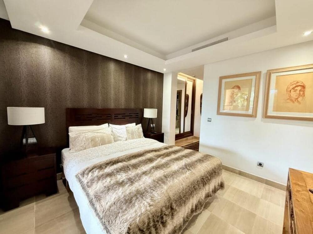 3 sypialnia Apartament do wynajęcia w Estepona z basenem garażem - 2 500 € (Ref: 9488576)