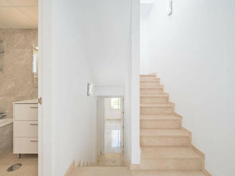 3 soveværelse Byhus til salg i Marbella med swimmingpool garage - € 699.000 (Ref: 9490962)