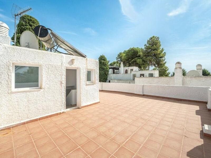 3 soveværelse Byhus til salg i Marbella med swimmingpool garage - € 699.000 (Ref: 9490962)