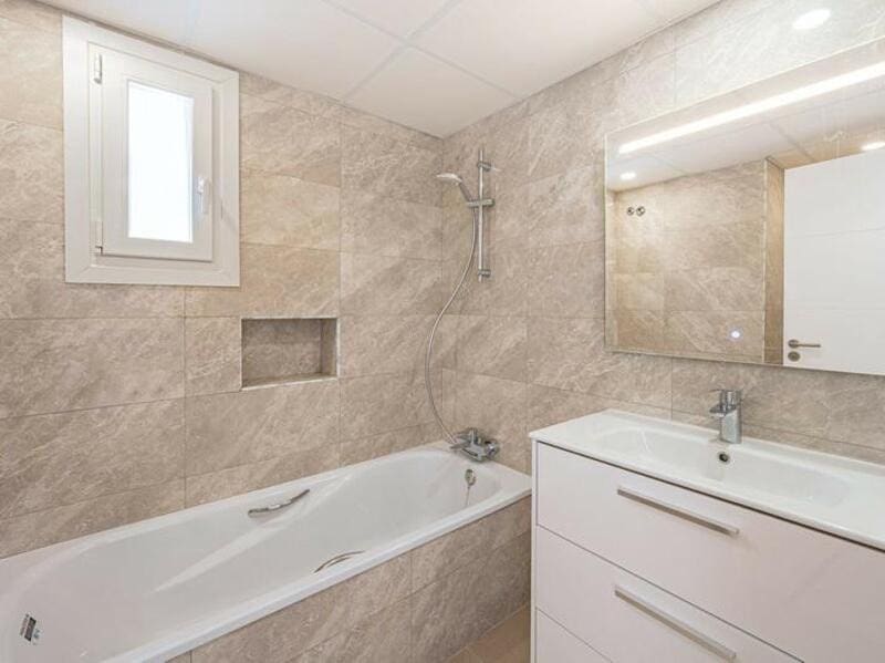 3 soveværelse Byhus til salg i Marbella med swimmingpool garage - € 699.000 (Ref: 9490962)