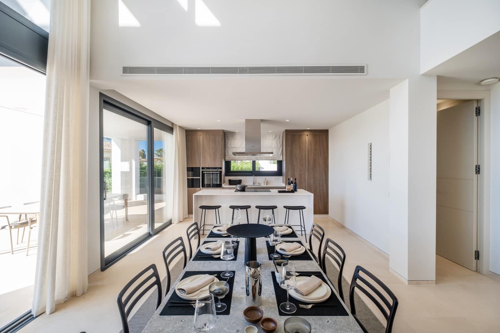 6 sypialnia Willa na sprzedaż w El Paraiso z basenem garażem - 2 995 000 € (Ref: 9490963)