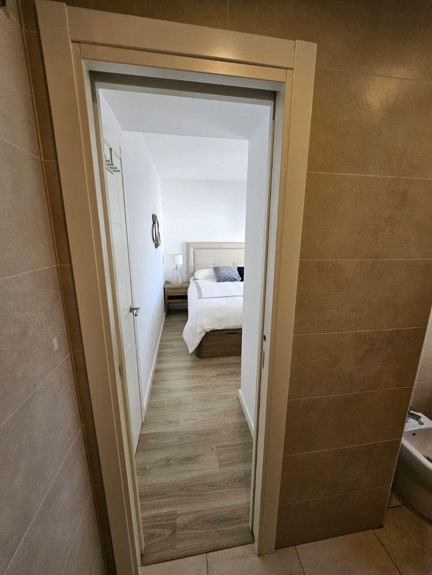 2 sypialnia Penthouse do wynajęcia w Marbella z basenem garażem - 2 500 € (Ref: 9490964)