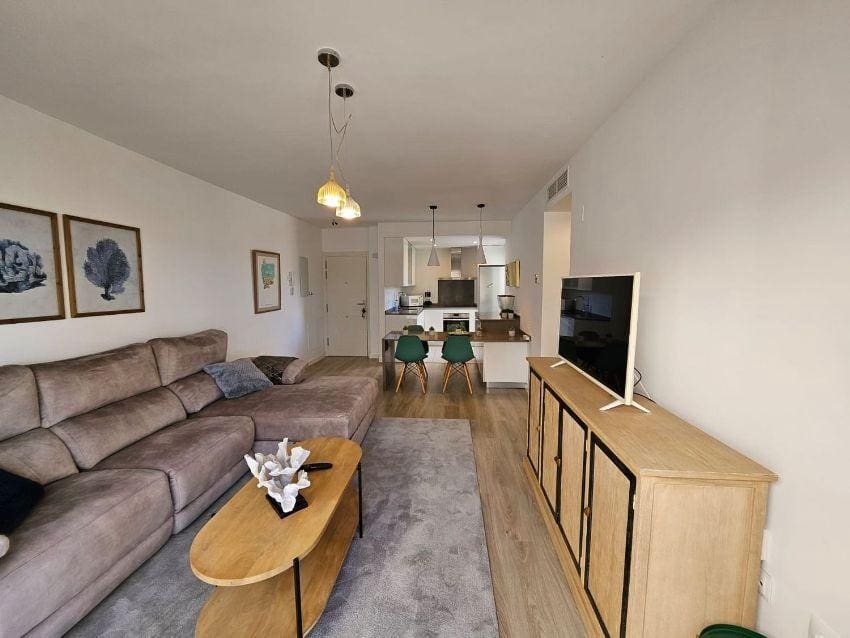 2 sypialnia Penthouse do wynajęcia w Marbella z basenem garażem - 2 500 € (Ref: 9490964)